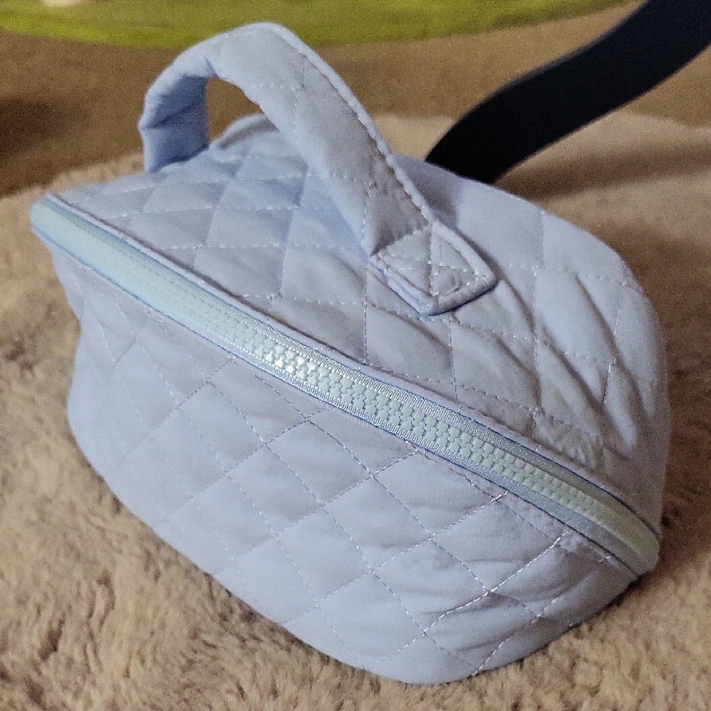 Light Blue Quilted Cosmetic Organizer Bag with Multiple Compartments - Picture 2 of 4